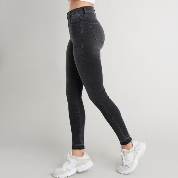 GARAGE ☆ High Waist Jegging in washed out black like new - Picture 2 of 9